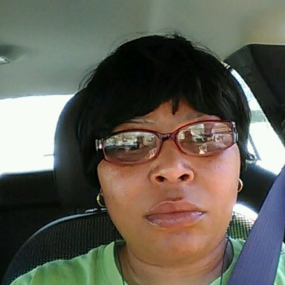 Meet your Posher, Melissa - Picture 1 of 1